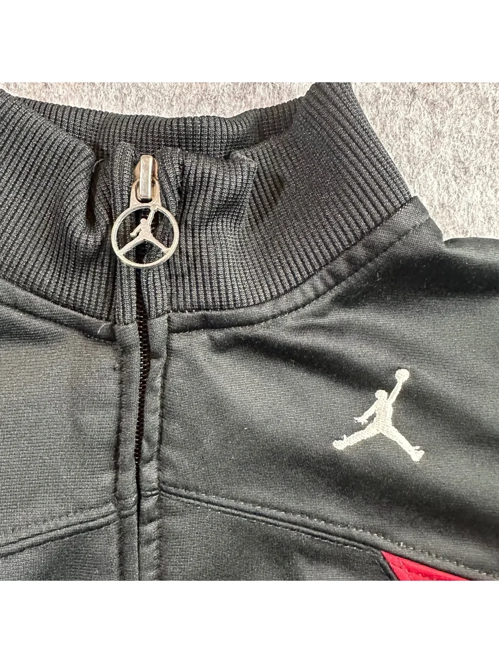 Nike Air Jordan Kids track jacket black red sporty streetwear 3T